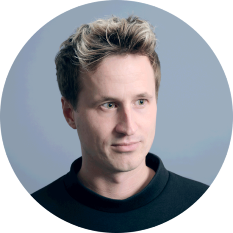Ingo Dachwitz looking to the right with blond highlights