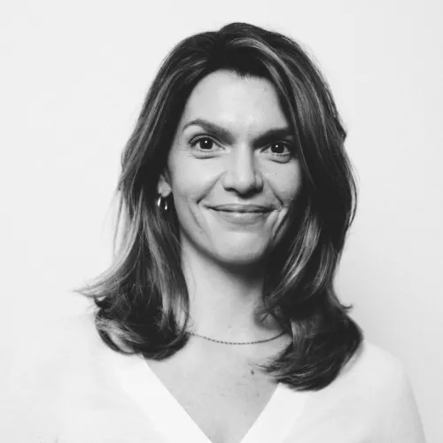 Porträtbild in Schwarzweiß von Barbara Blaha
