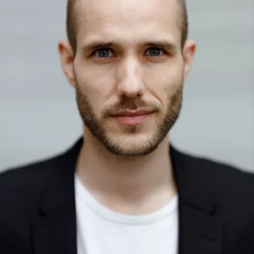 Portrait Konstantin Bez