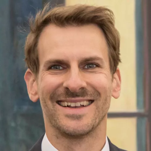 Philipp Hacker lächelnd 