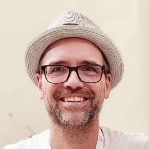 Nils with hat