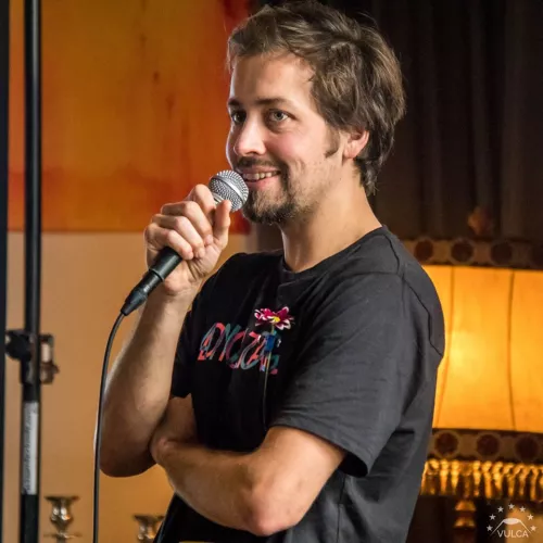 Maximilian Voigt während eines Vortrages